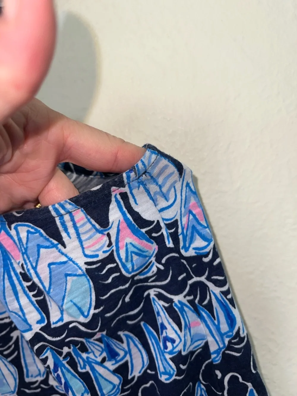 Lilly Pulitzer L dev low tide navy blue sails & stripes top - Picture 3 of 4